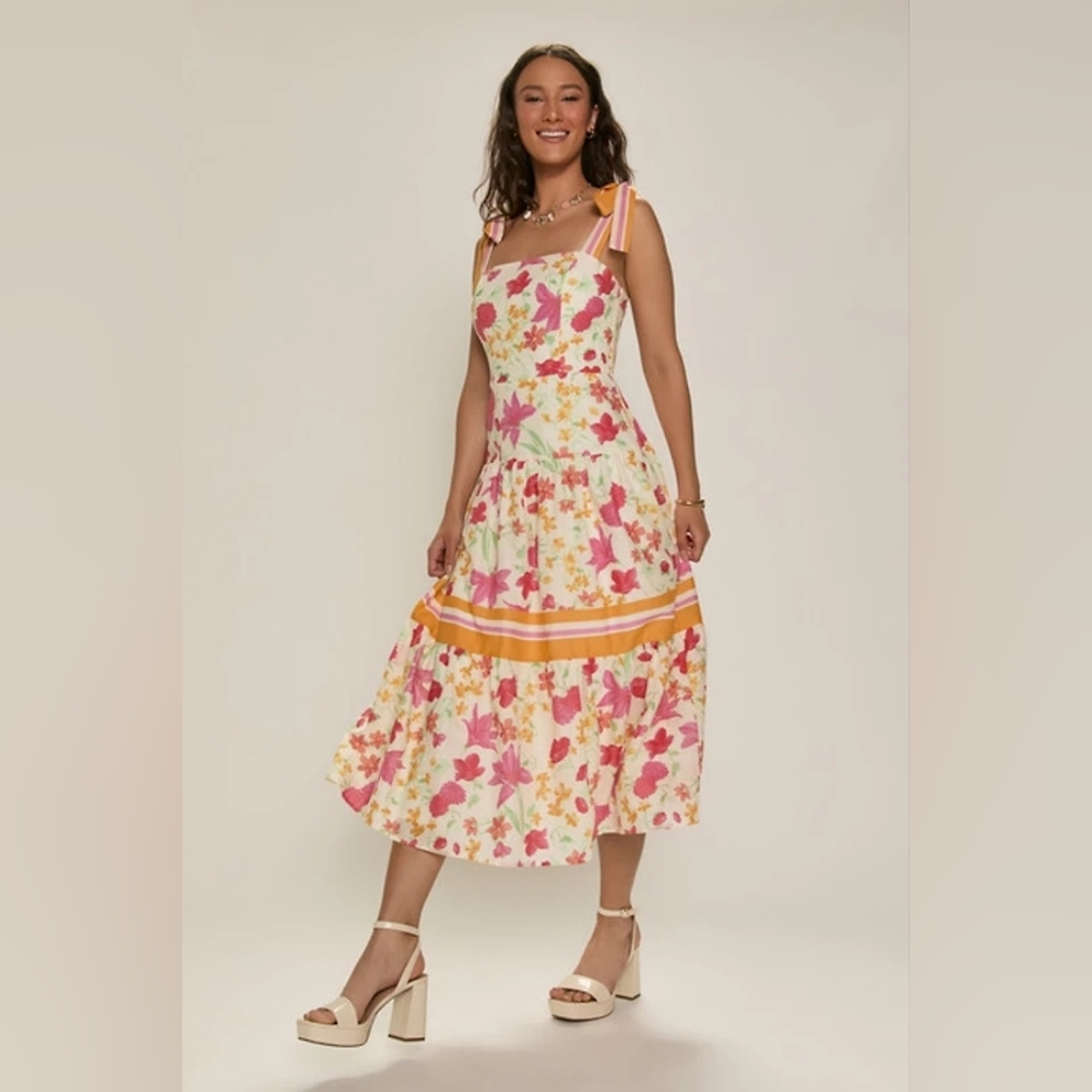 Francesca's Floral Midi Dress NWT. Size M.